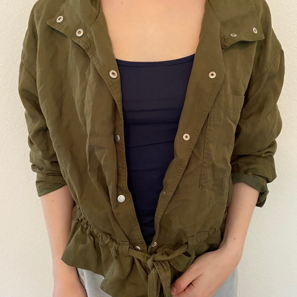 Brand new not worn! Perfect lightweight army jack